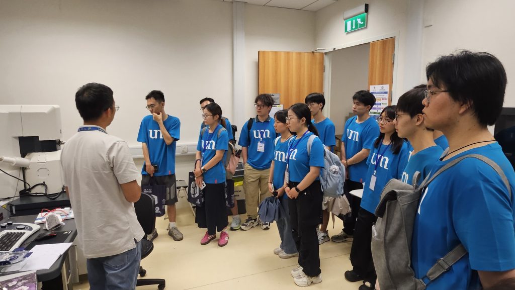 實驗室導覽 Laboratory tour